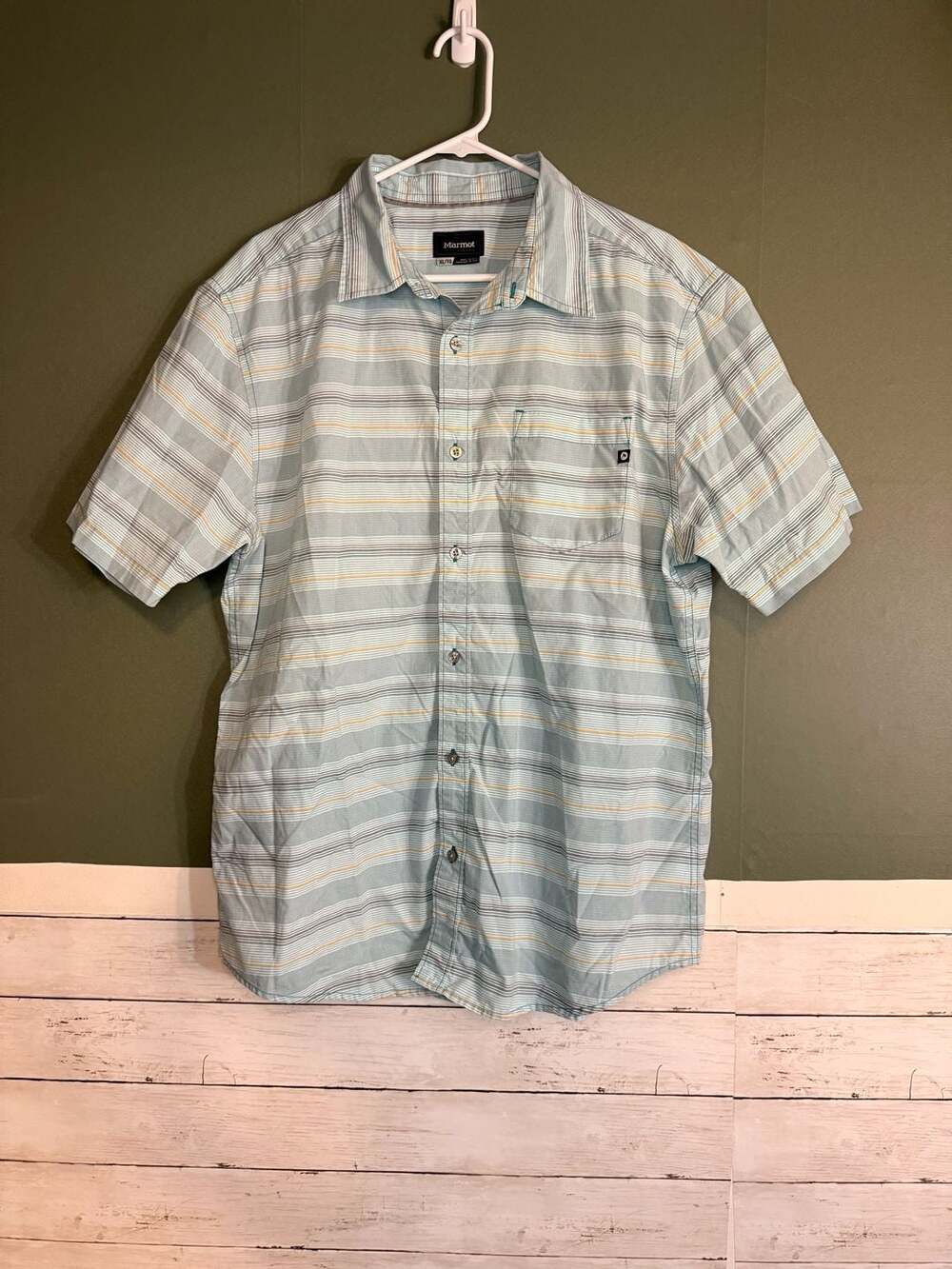 Marmot Short Sleeve Button Down Shirt Size XL Striped Blue